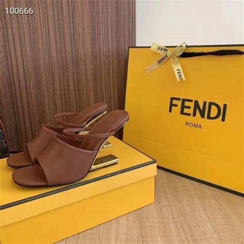 รองเท้า fendi ผู้หญิง|fendi wallet.